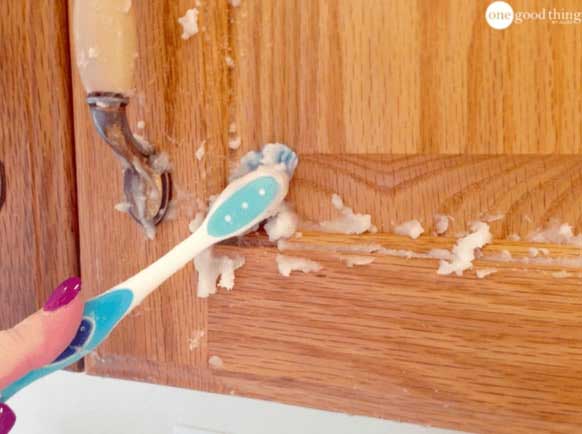 How To Thoroughly Clean Dull And Grimy, How To Clean Hardwood Kitchen Cabinets