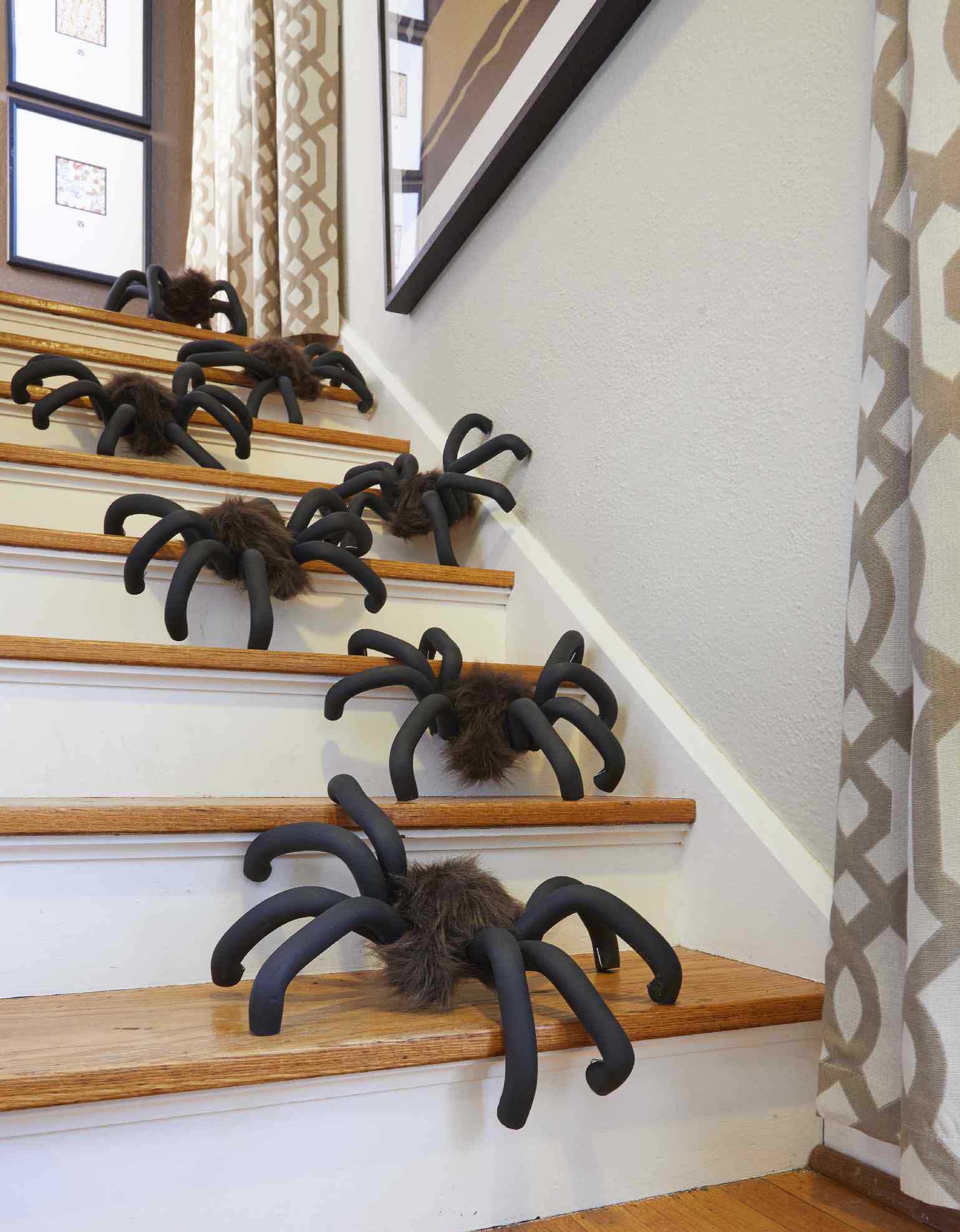 halloween-craft-spooky-paper-spiders-this-west-coast-mommy