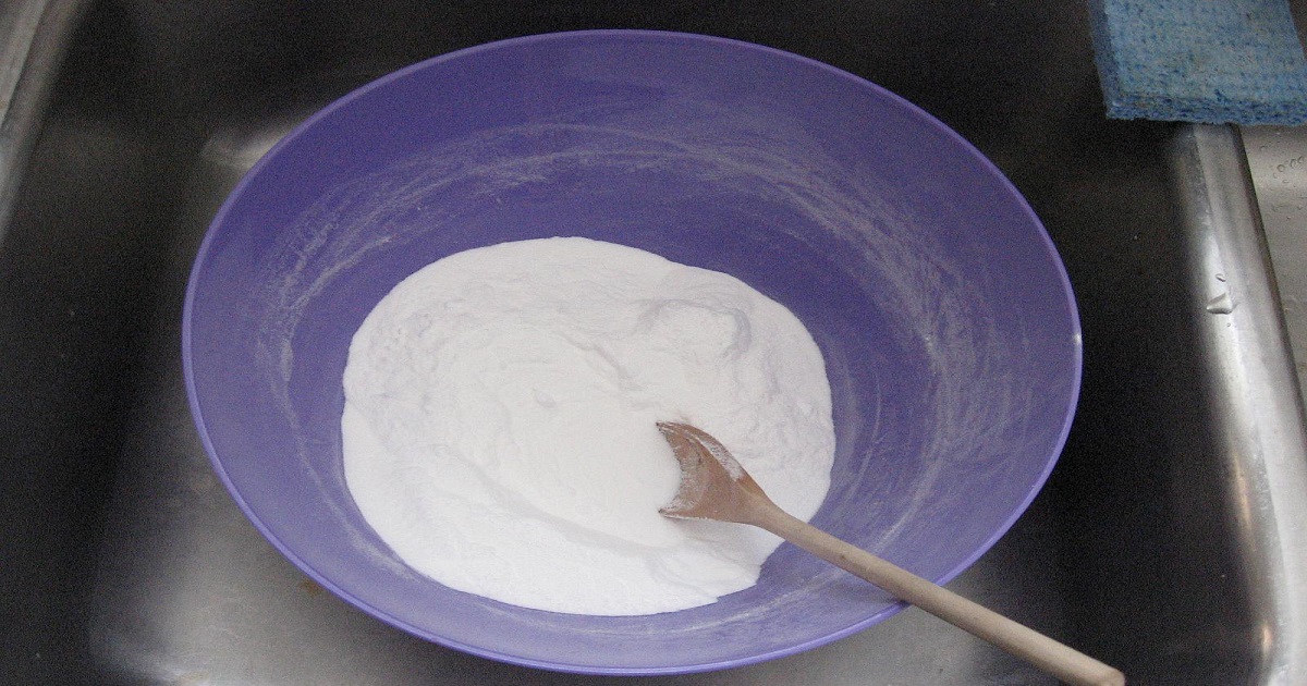 This is Why People Put Coffee and Baking Soda on Their Doorstep