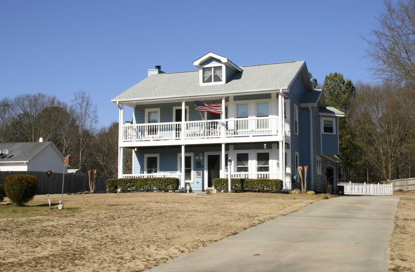 Anti-theft fences in American homes