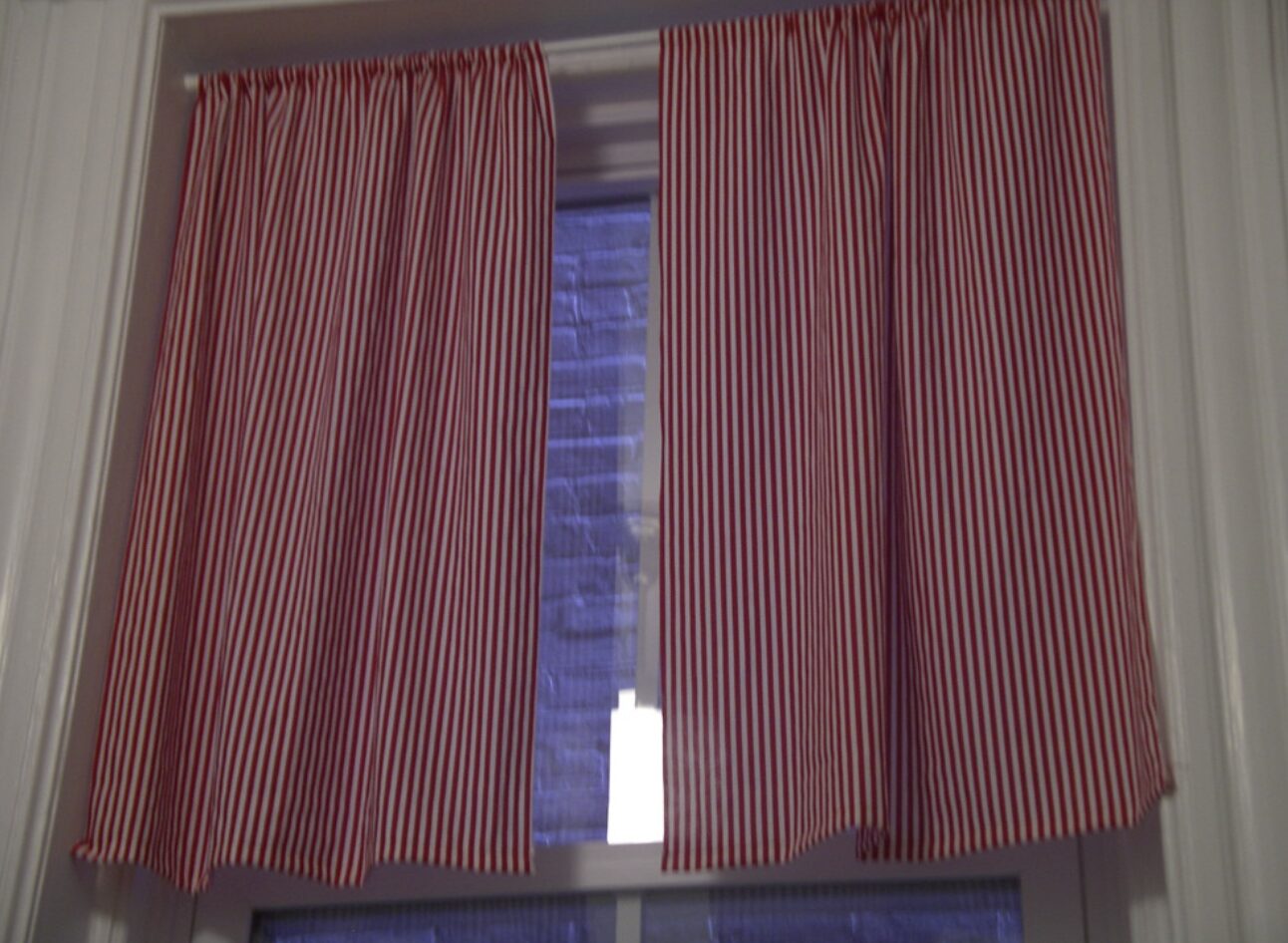 short curtain