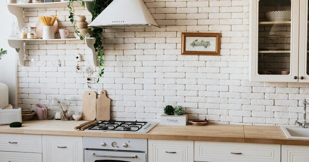 10 Things You Shouldn’t Be Storing on Your Kitchen Countertop