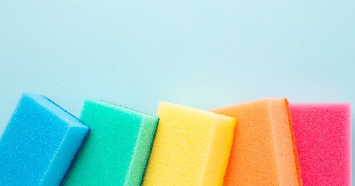 Why Are Kitchen Sponges Different Colors?