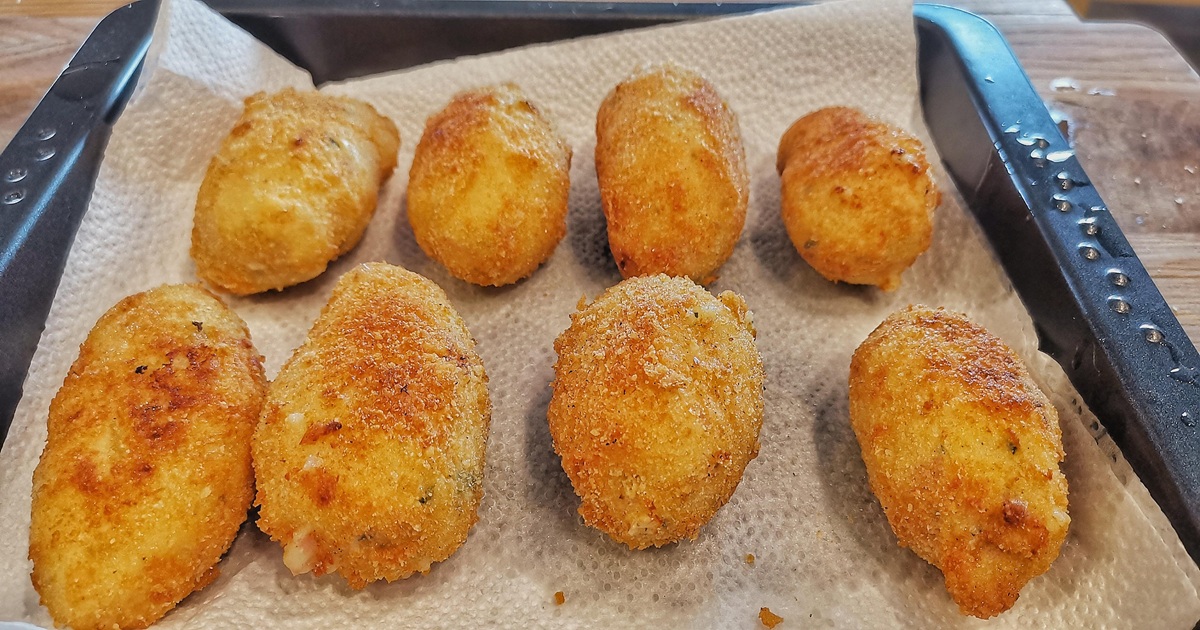 How to Make Potato Croquettes: Crispy, Cheesy Bliss