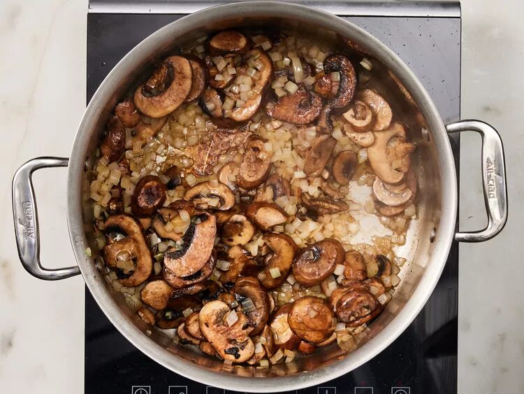Hungarian mushroom soup