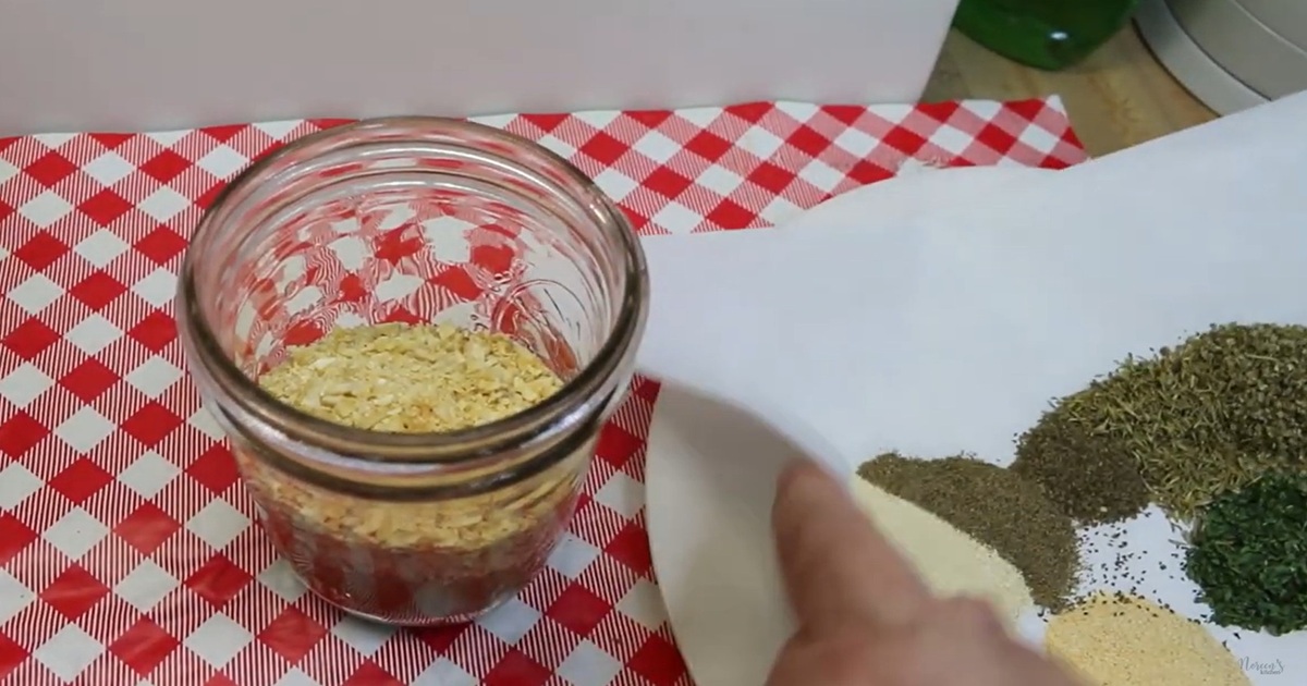 Homemade Ranch Dry Onion Soup Mix and Taco Seasoning Recipes in Mason Jars