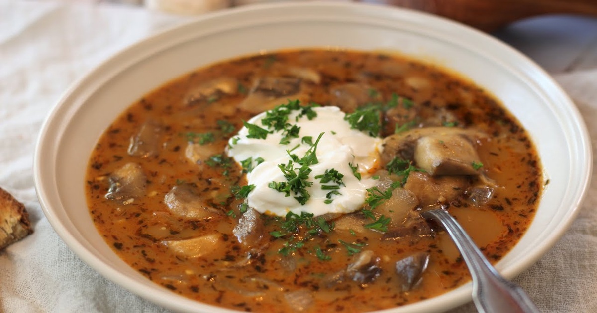 How to Make Hungarian Mushroom Soup