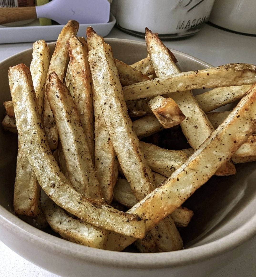 french fries in an air fryer