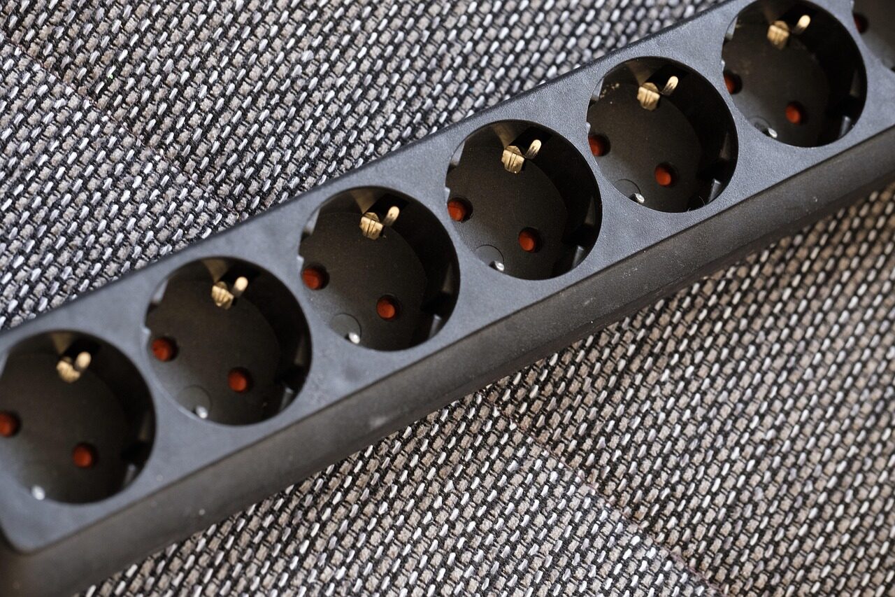 a black power strip