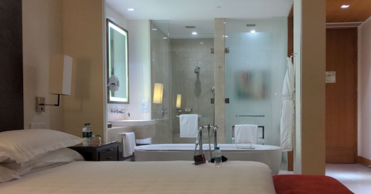 Why So Many Hotel Bathrooms Have Transparent Glass Walls