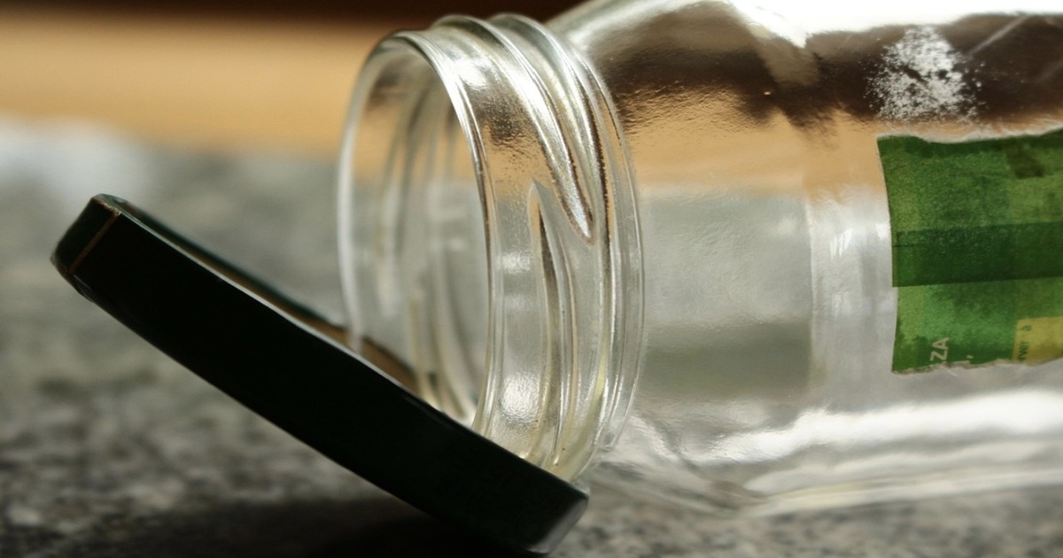 How To Remove Labels From Glass Jars Without Losing Your Mind