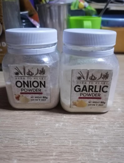 onion powder and garlic powder