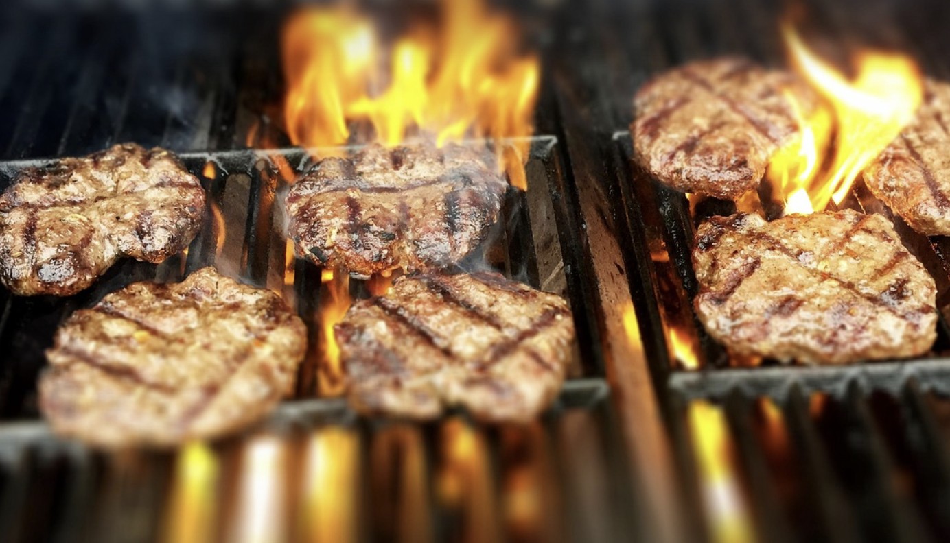 burgers grilling