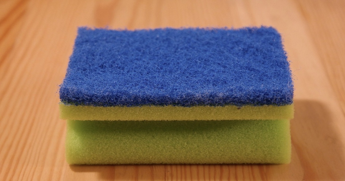 10 Smart and Safe Sponge Hacks for Home Cleaning (That Actually Work)