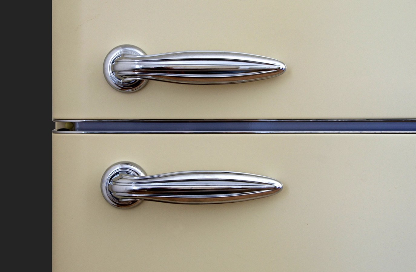 fridge handle