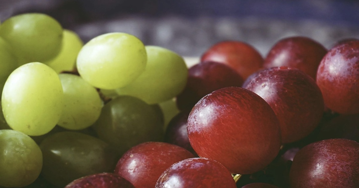 The Meaning of Eating 12 Grapes on New Year’s Eve