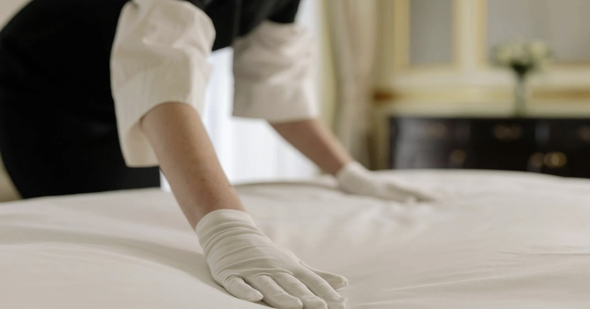 This Fitted Sheet Trick Will Change Your Mornings Forever
