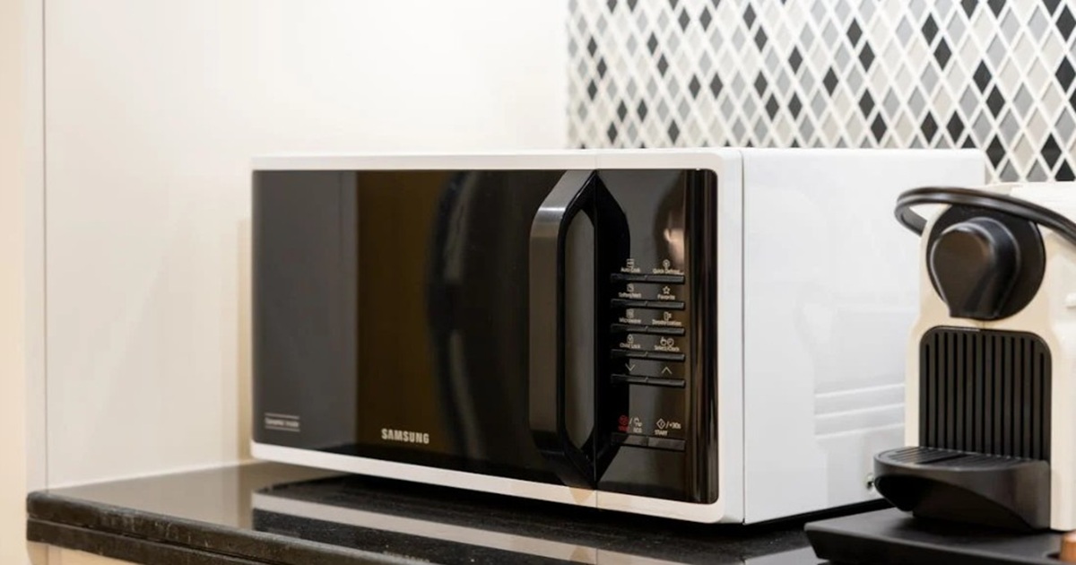 The Best and Worst Microwave Placements in Your Kitchen