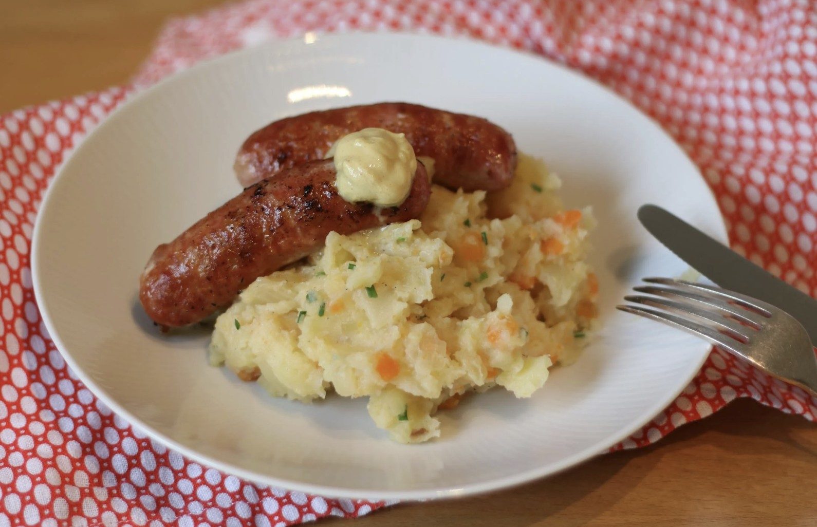 sausages and mashed potatoes