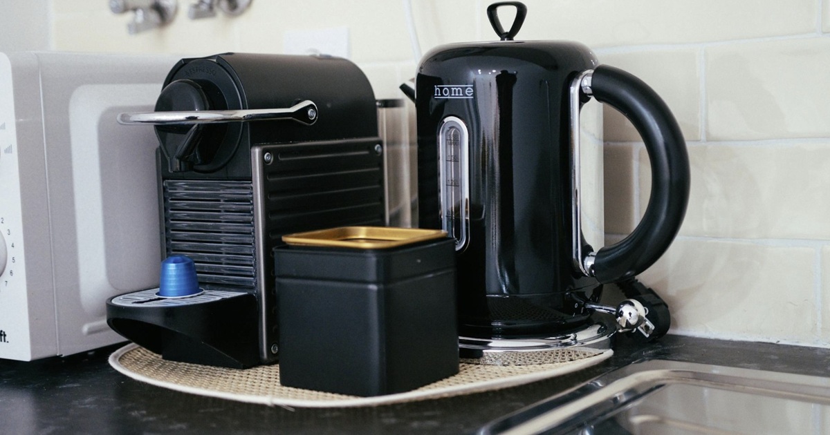 5 Appliances You Should Never Run Together (And Why It Can Be Dangerous)