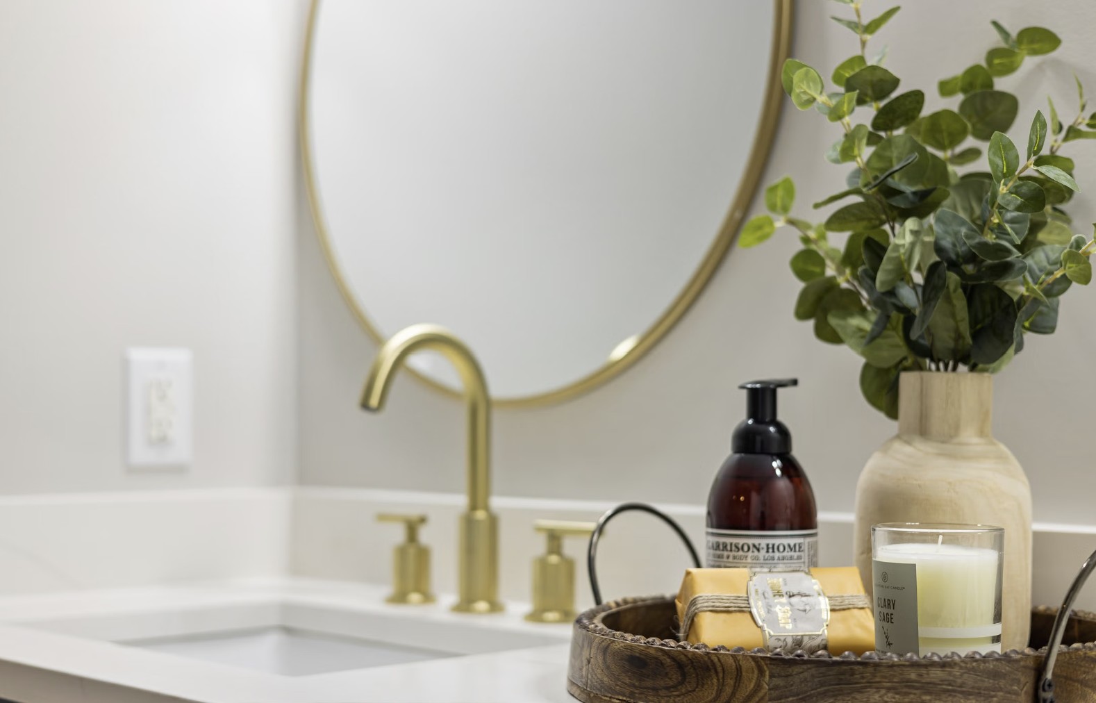 bathroom sink and mirror