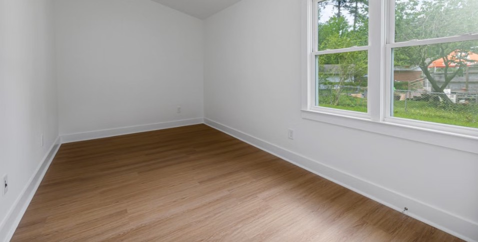 white baseboards