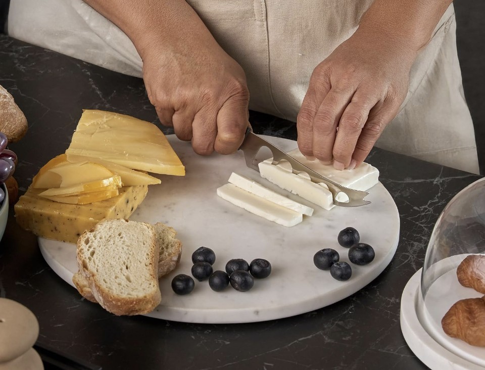 cutting cheese
